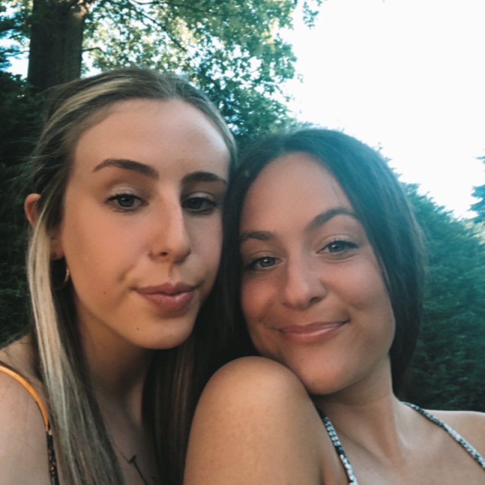 Meet your Posher, Hallie